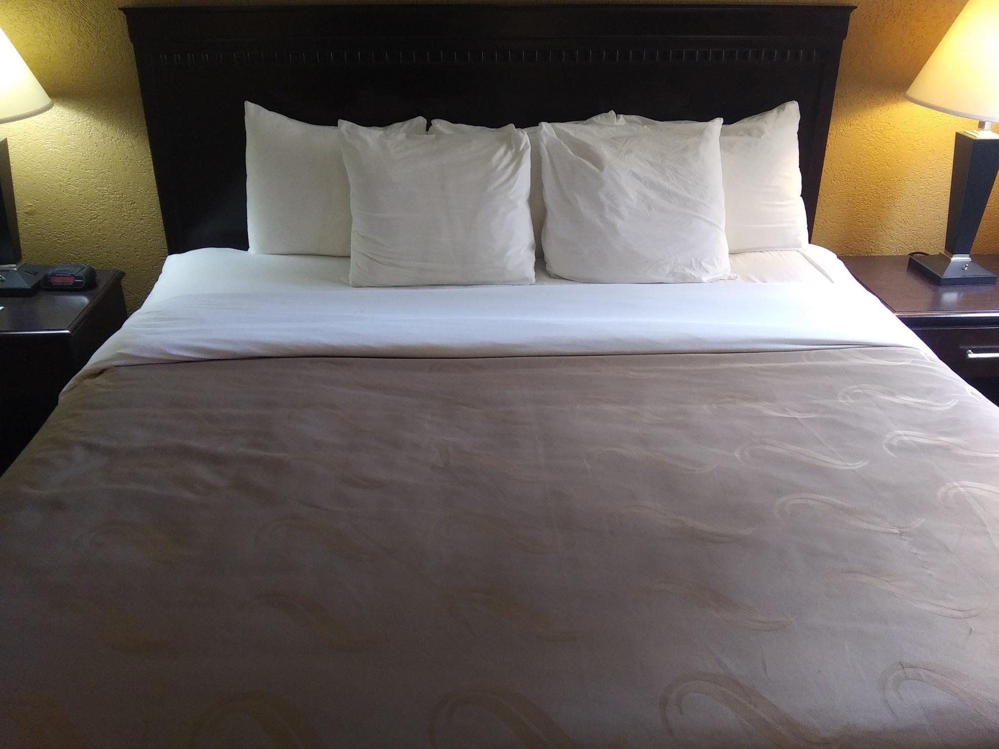 Quality Inn And Suites Fairgrounds - Syracuse Seneca Knolls Экстерьер фото